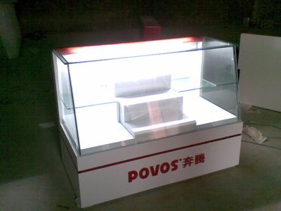 专业指南 如何挑选适合您的展示柜——以西安沣东新城华龙邦德展柜厂为例